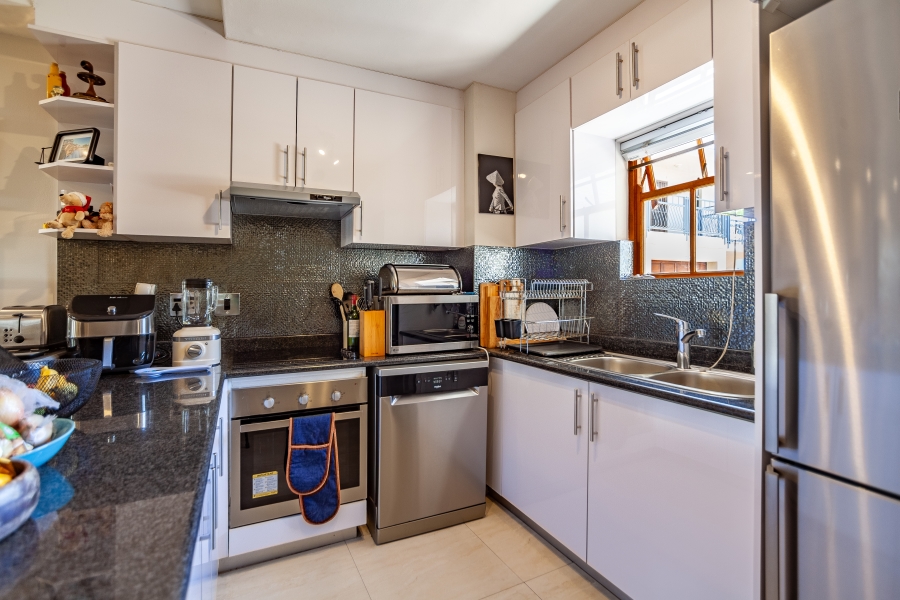 2 Bedroom Property for Sale in Sea Point Western Cape